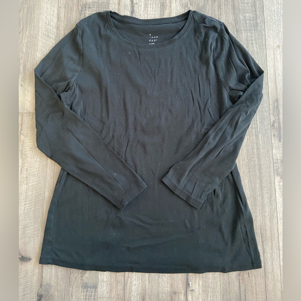 A.new day black long sleeved teeshirt - XL